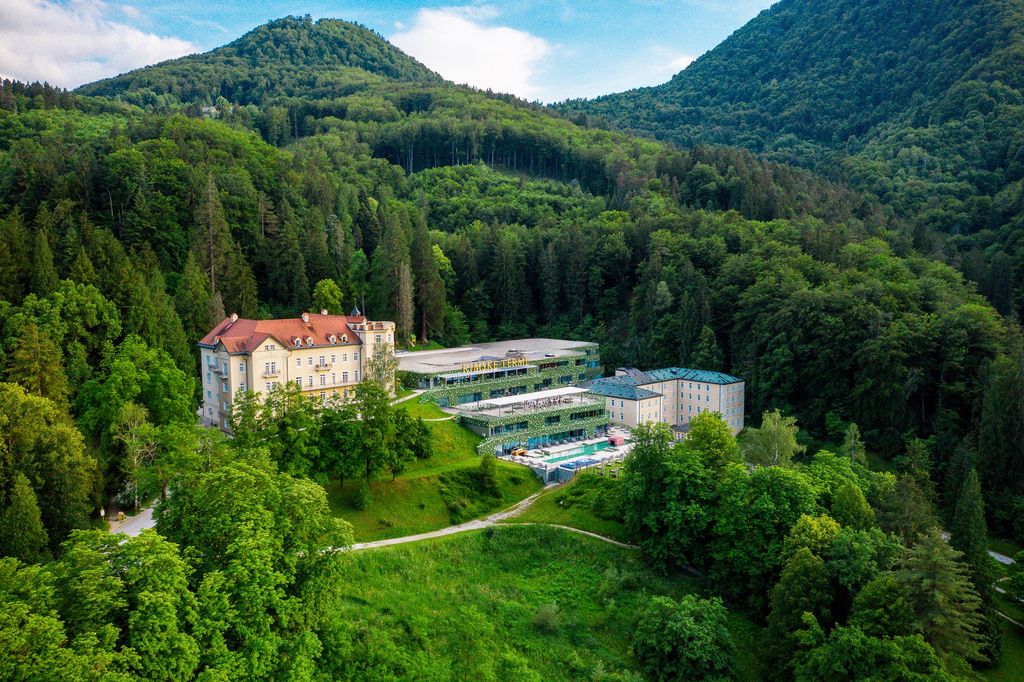 Rimski Dvor**** Zdraviliški Dvor**** Sofijin Dvor****